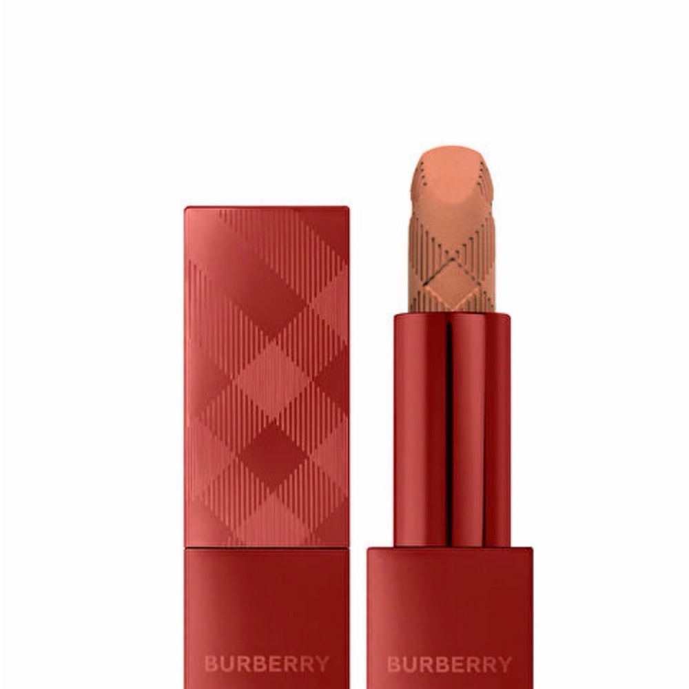 MSRP$40 | Burberry Kisses Matte Lipstick in the shade 09 Matte Bestnut Mude
